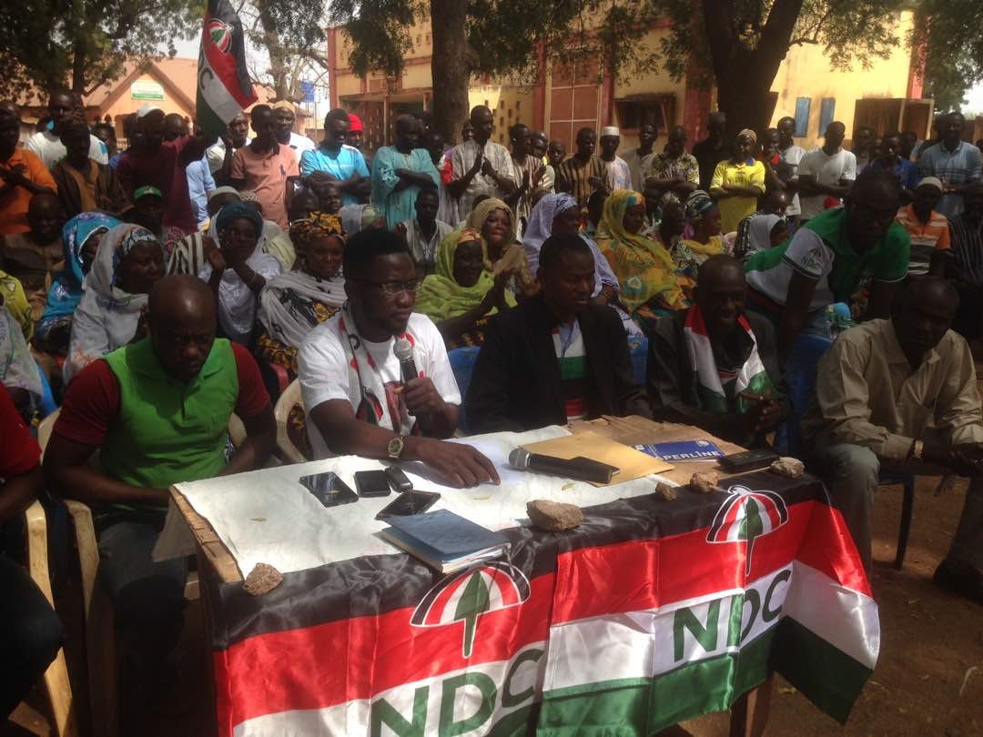 The leadership of the Savelugu NDC youth speaking to the press