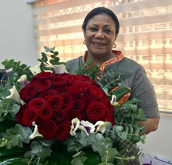 Rebecca Akufo-Addo with the bouquet of flowers