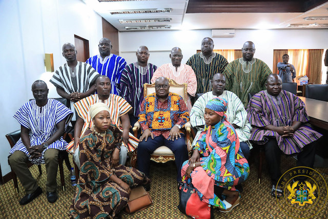 President Akufo-Addo with the children of the late Ya Naa Yakubu Andani II