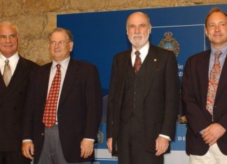 Larry Roberts (far left) with net pioneers Bob Kahn, Vint Cerf and web creator Sir Tim Berners-Lee