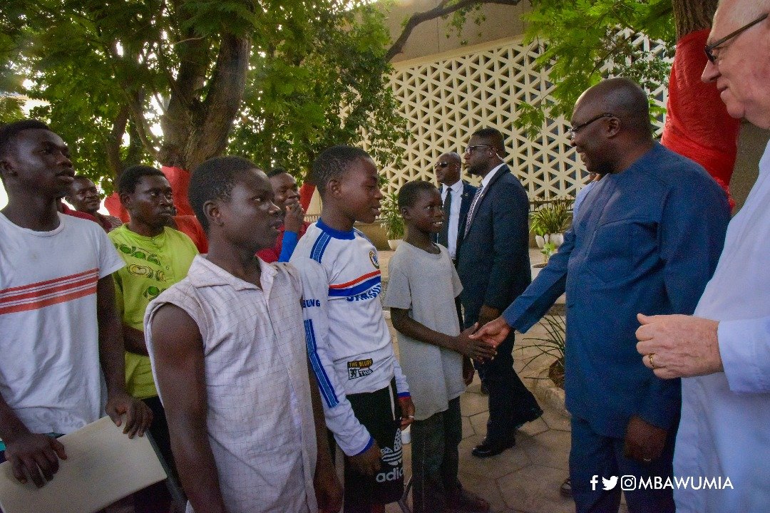 Bawumia with some street kids on Val's Day