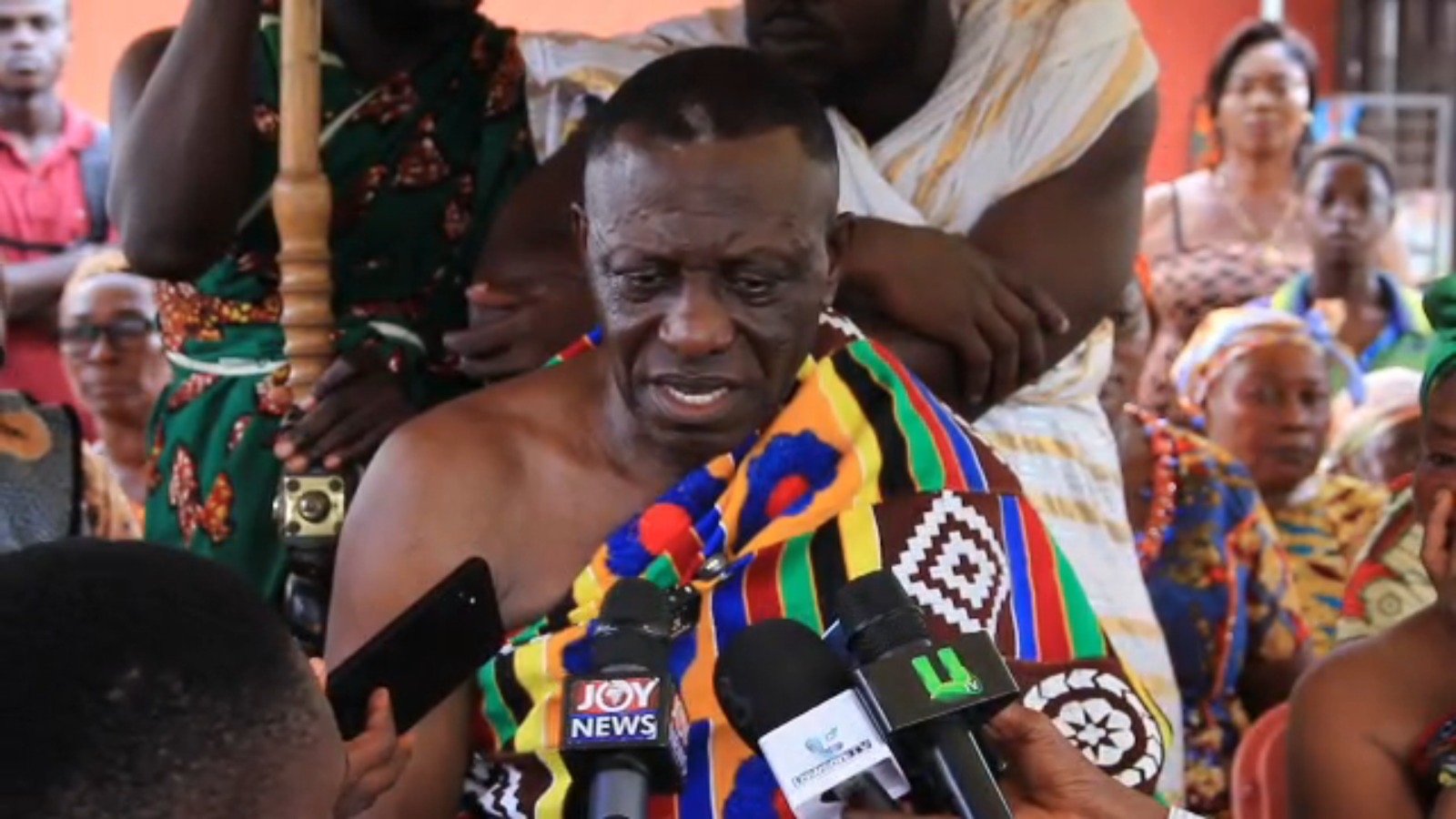 Agric Nsimahhene donates 11 tipper trucks, VIP buses to divisional chiefs